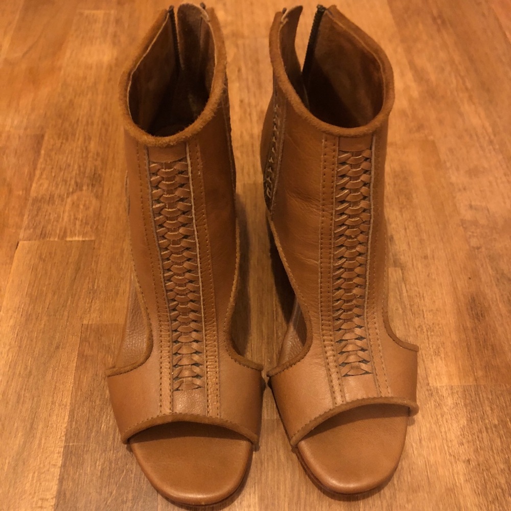 Beautiful shoes from Bali